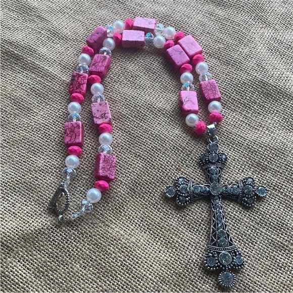 Pink Stone Beads Western Country Rodeo Necklace Chunky Cross Sparkly New - Picture 1 of 13
